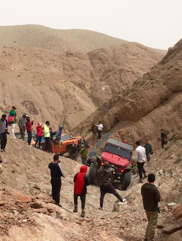 水深不闯险地不冒。过水这件事我吃过亏。牧马人虽然能涉水。但不是万能。下水前一定要