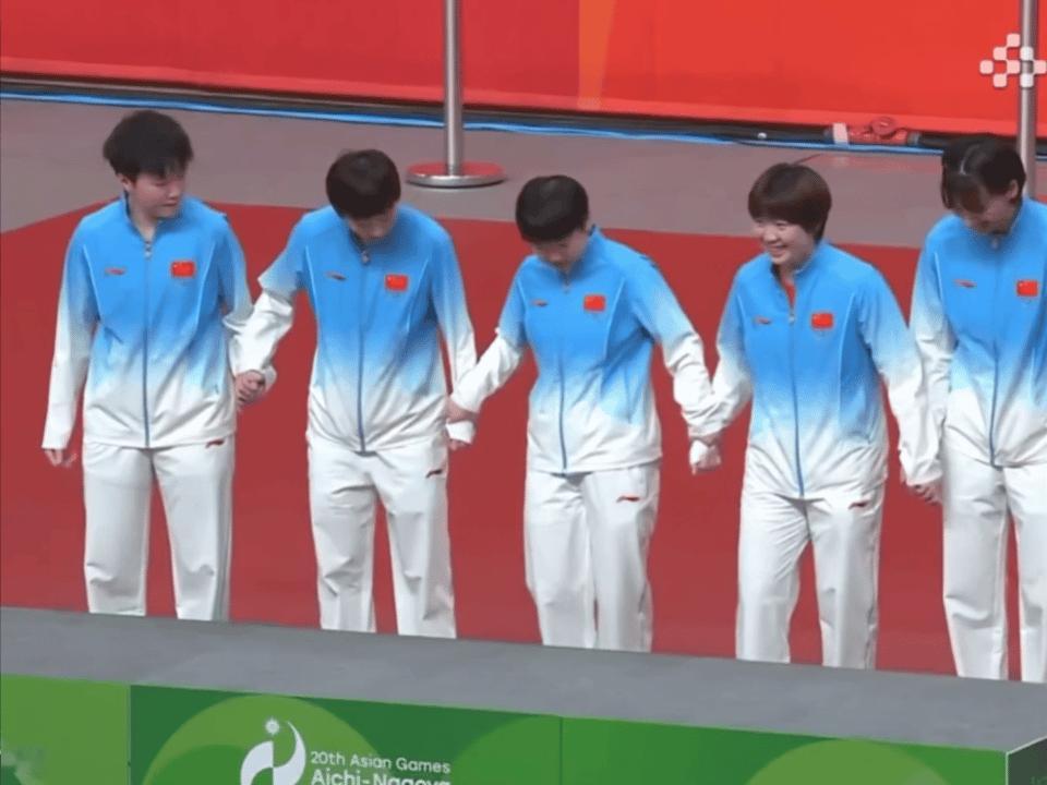 守护这个兔牙妹，你笑起来最好看了​​​