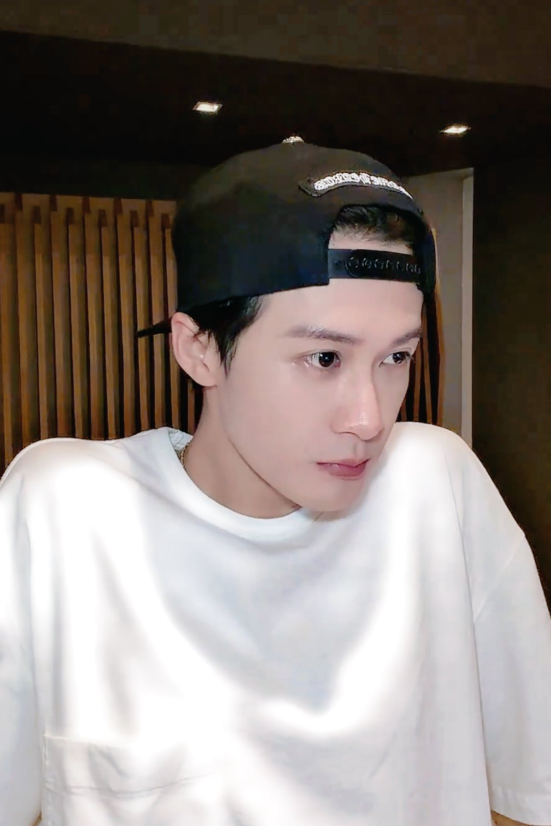 檀健次李亦非 檀健次檀健次爱情有烟火 生活中的他像一本宝藏书越翻阅越能发现他的通