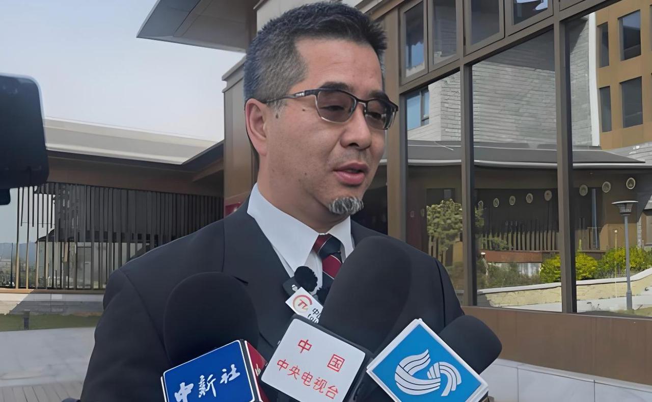 国民党前脚刚落地北京，后脚岛内就抛出一份“吓人”的民调。赖清德的支持率居然逆势暴