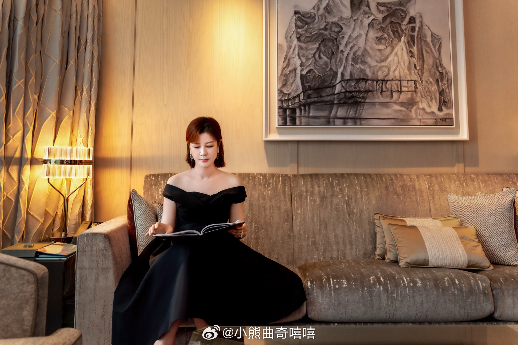 房主任对杜华说公司最想红的是你姐姐当家房主任直接贴脸开大杜华，说网上都说乐华最想