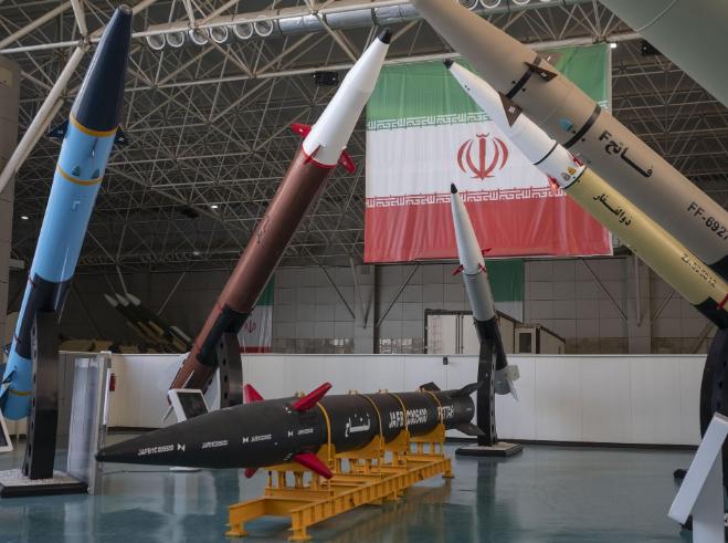 在伊朗和美国对峙的今天，伊朗手握着数量庞大的军火，但实际上却是并没有对美国发起攻