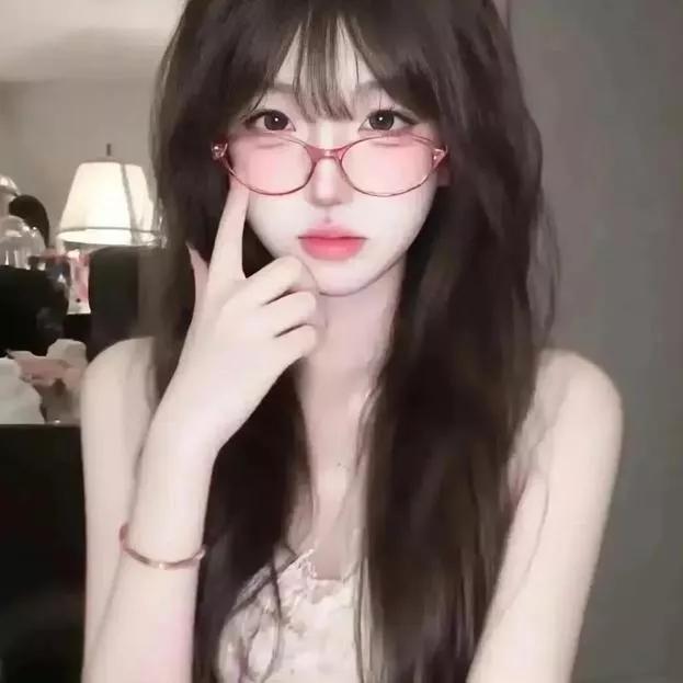 粉嫩少女心，戴上粉色眼镜，瞬间萌化！💕👀✨知性眼镜少女 眼镜女生 复古眼镜少