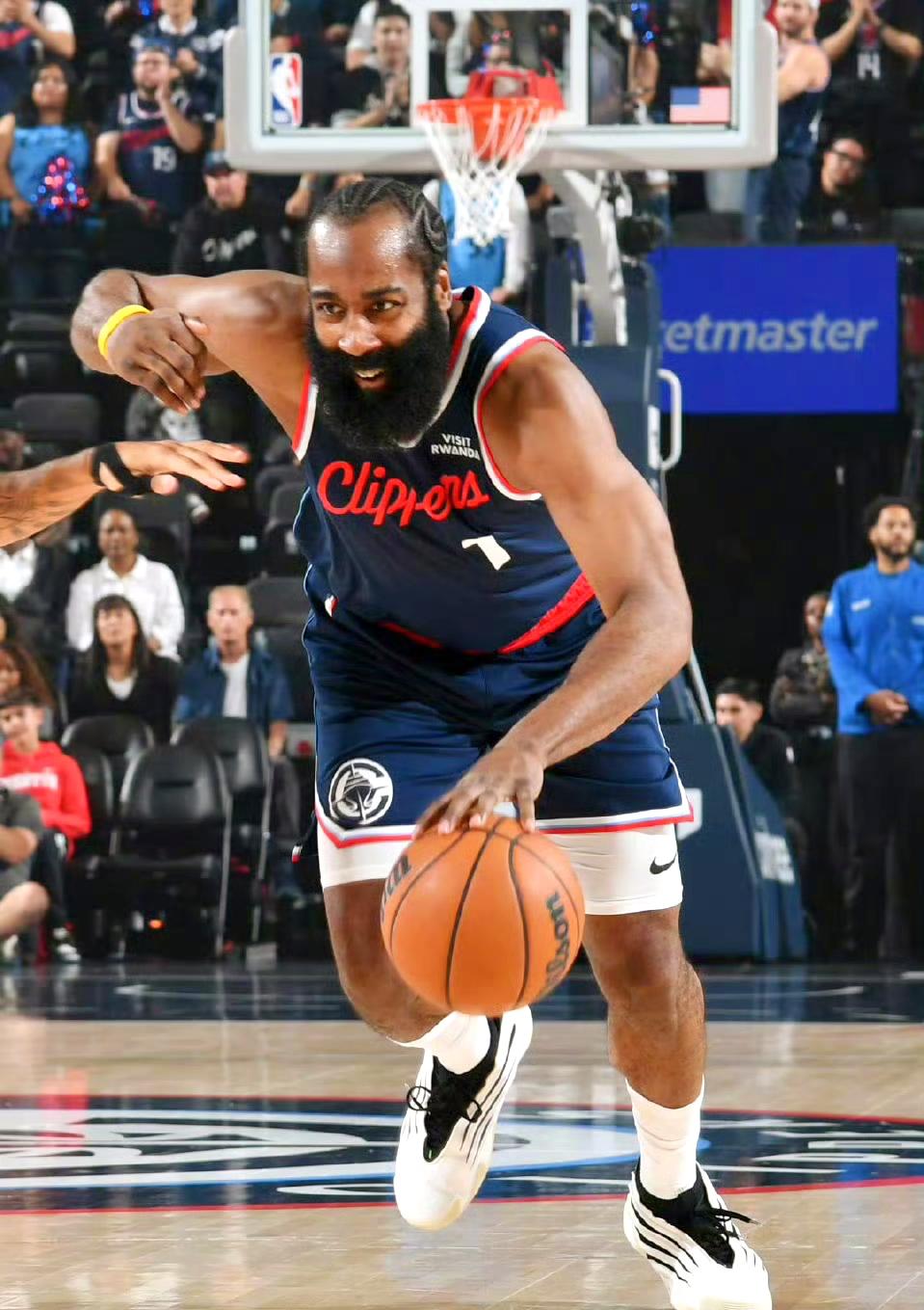 哈登真是没有拿冠军的命，再怎么折腾也是枉然

35分10篮板11助攻外加2盖帽，