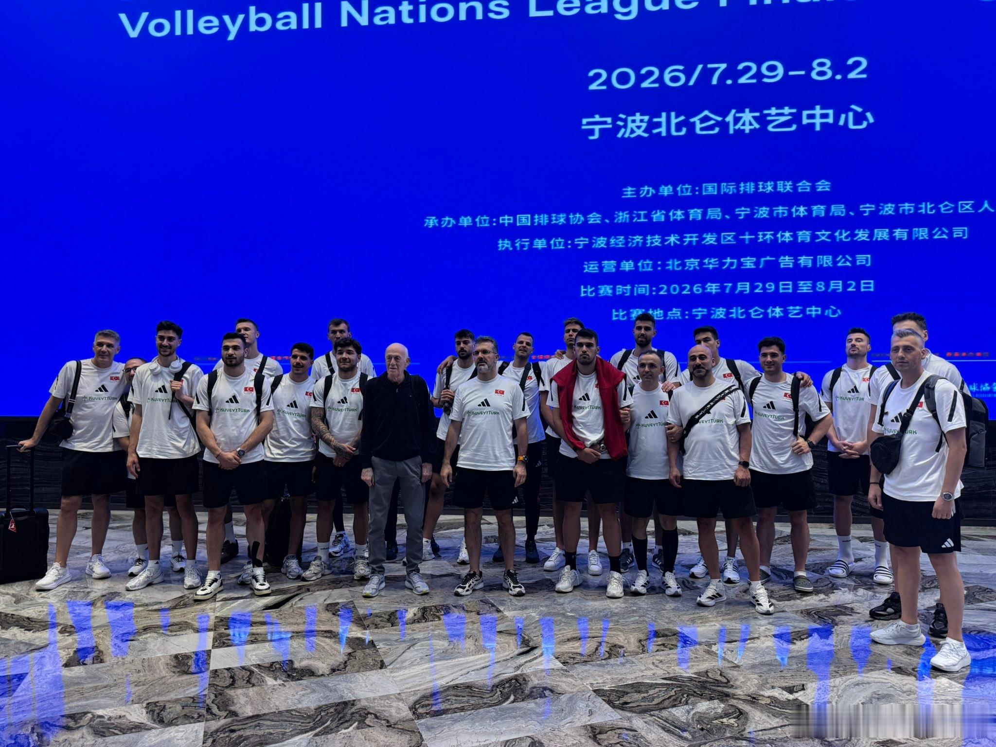 国际排坛动态vnl排球国家联赛 土耳其男排还挺早就到宁波了~ 