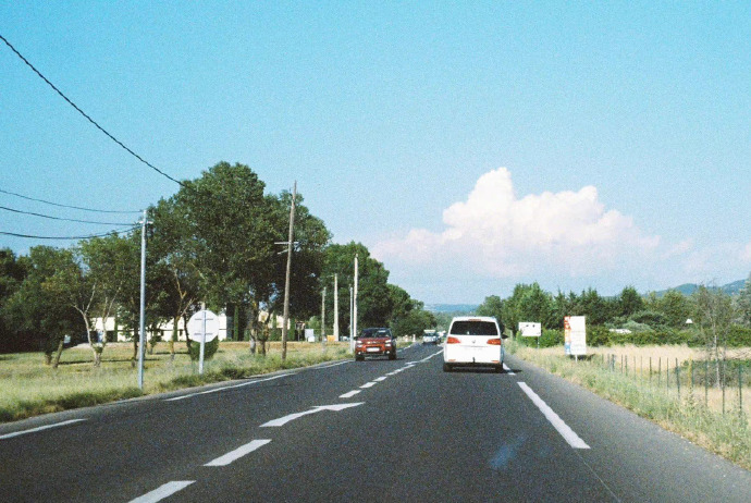 我们都是跋涉在人性艽野上的赴死客。 