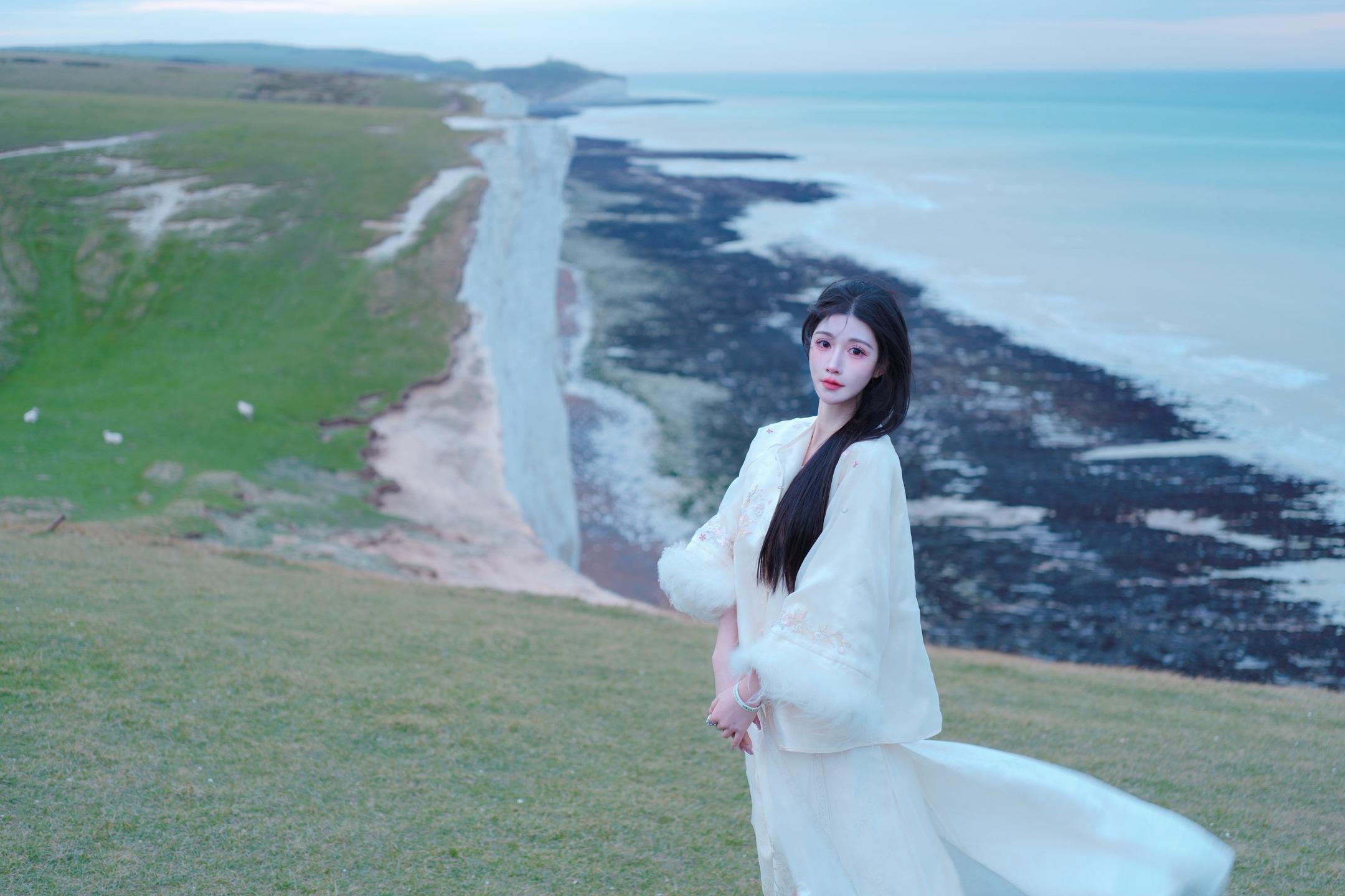 "亲爱的塞西莉亚，我们缘分未尽" "Dear Cecilia, The...