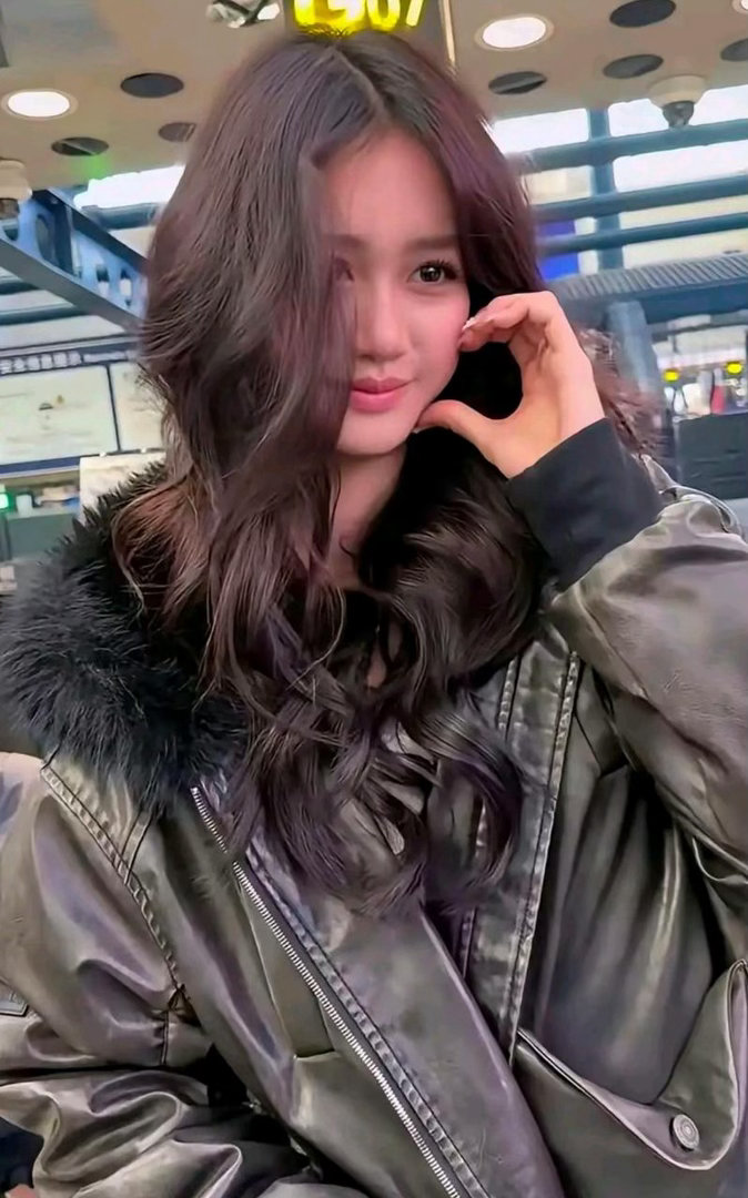 钟丽缇二女儿杀疯了！颜值碾压妈妈，网友：这才是星二代天花板 