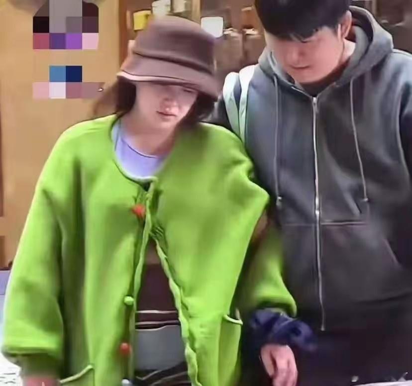 阚清子阚清子快点出来报平安吧，真的太担心了！也不知道网友爆料的是不是真的，明明她