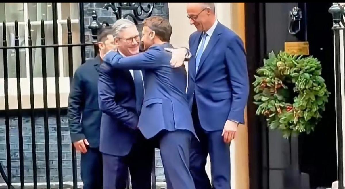 马克龙这次可是放了大招，直接喊出要搞个“炮兵联盟”，一口气承诺给乌克兰再送50门