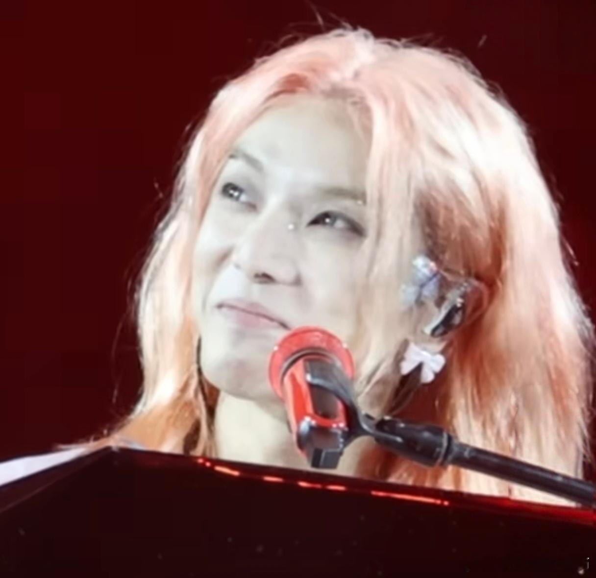 [允悲]这就是传说中的男不男女不女吧？ ​​​