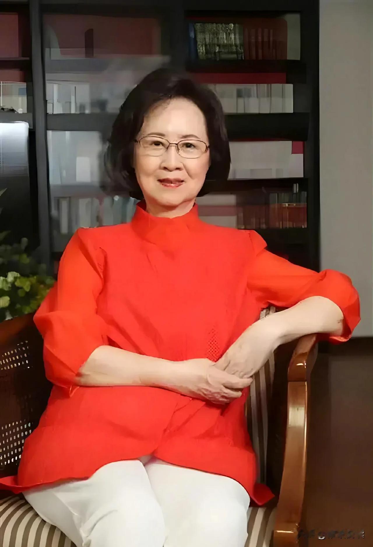 86 岁琼瑶自杀去世，于她个人而言，年轻时享受人生，珍惜每一个时刻，一生潇潇洒洒