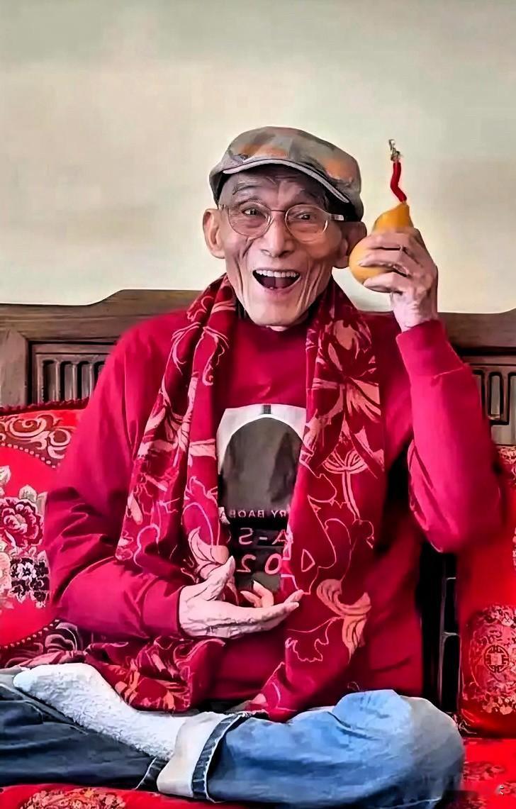 看了游本昌离世的消息
我默默的做了三个决定：
1.不和家人留隔阂。他女儿说，父女