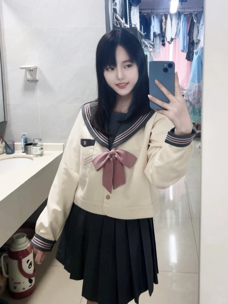 剪刘海之后死宅味越来越浓了-----