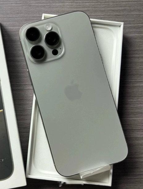 iPhone无感录音不就是一个快捷指令吗？再加上这样的话误触的几率不就更高[允悲