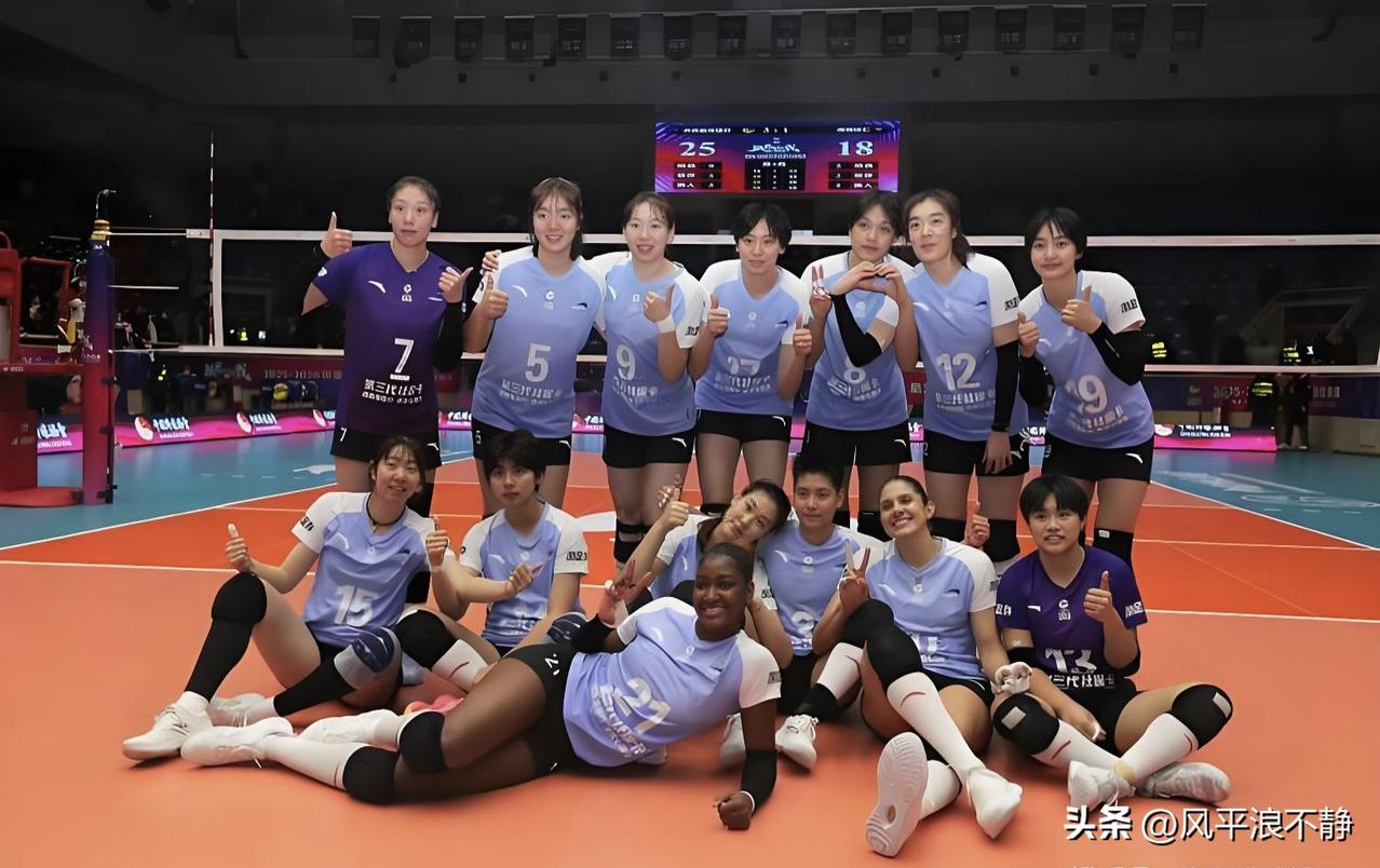 16冠王天津女排能站上领奖台吗?
天津女排，曾经的王者之师，国内的绝对王者，本赛