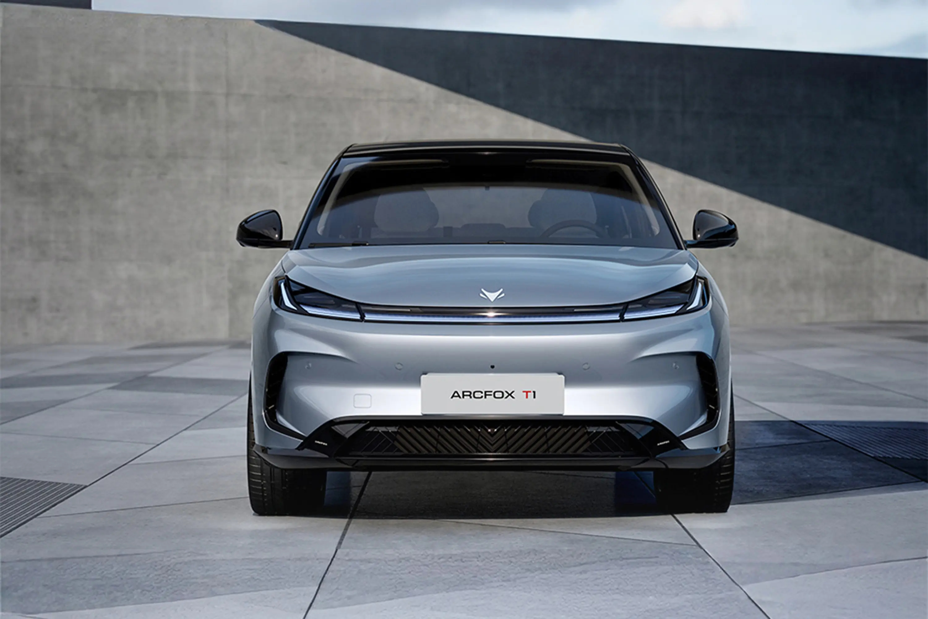 开极狐T1一段时间，越发觉得它懂日常用车需求✨。午休时说一句就能放平座椅，遮阳帘