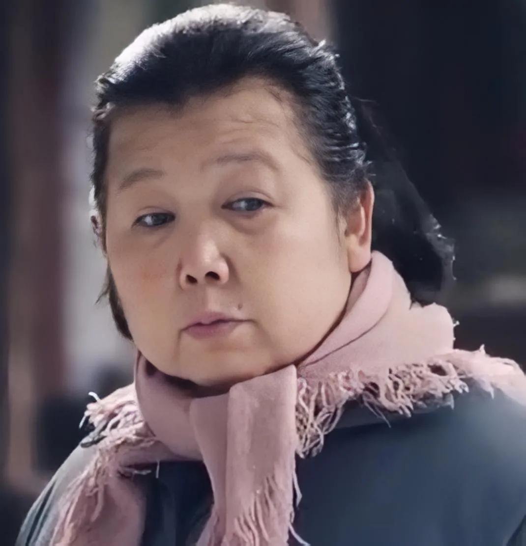  秦淮茹的婆婆贾张氏的扮演者李文玲，1944年10月4日出生于上海，中国表演艺术