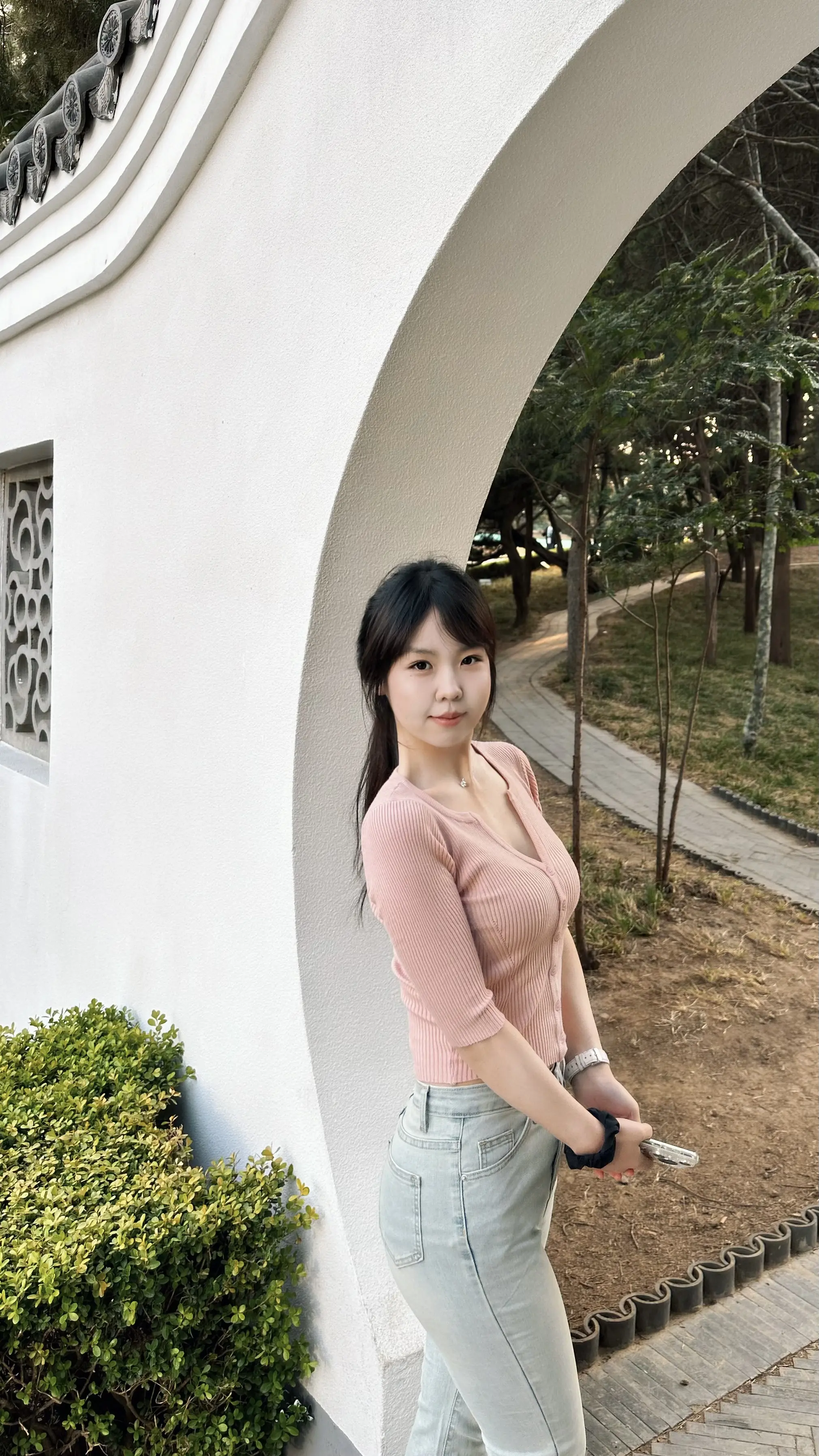 进步小曲一声起 高智女人扬万里。