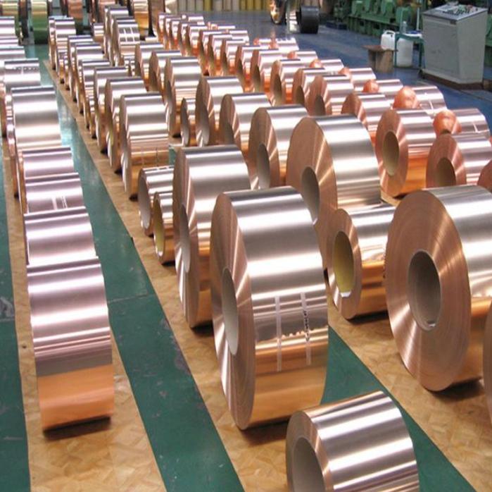 我国现在最大的弱点不是芯片，而是埋在地下的铜。2023年，全国使用铜约1300万