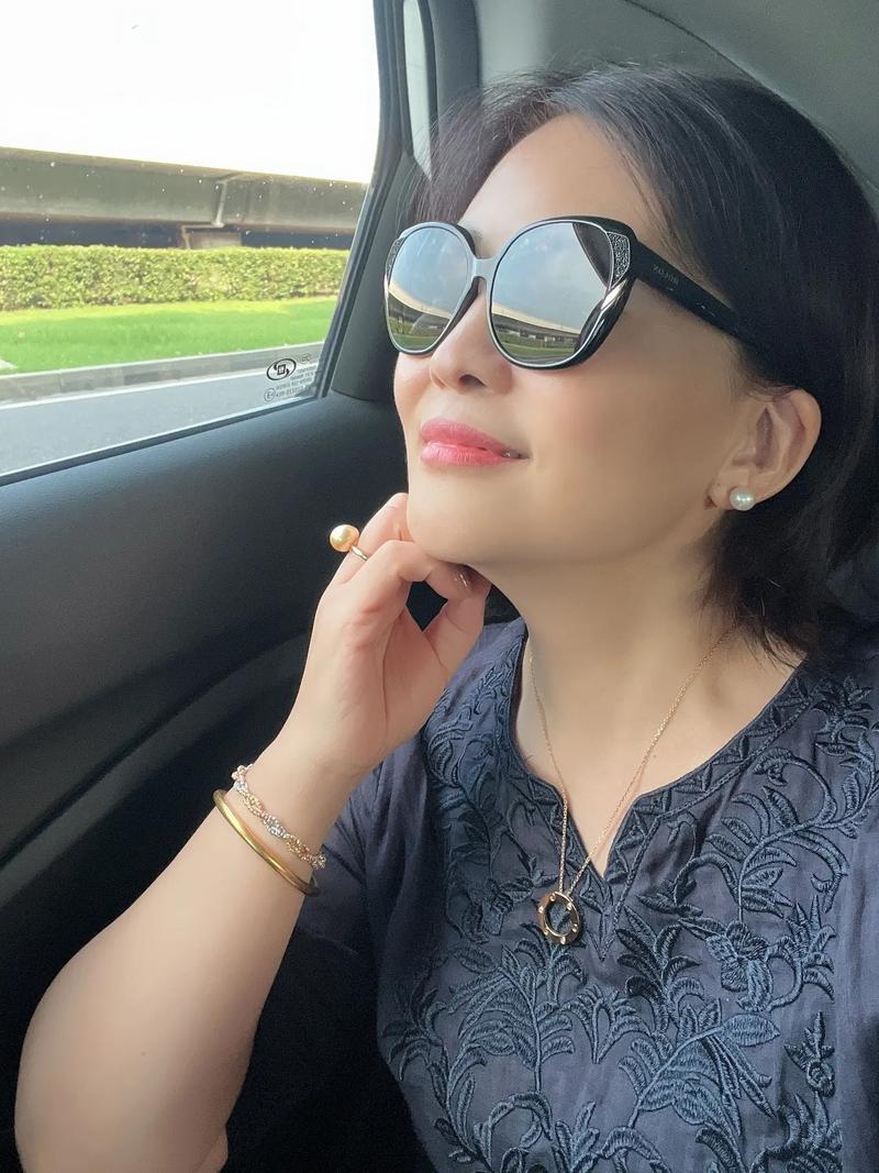 自己手机存钱够多，不怕子女不回来看自己，自己手里没钱才会孤独寂寞没人来看自己呢。