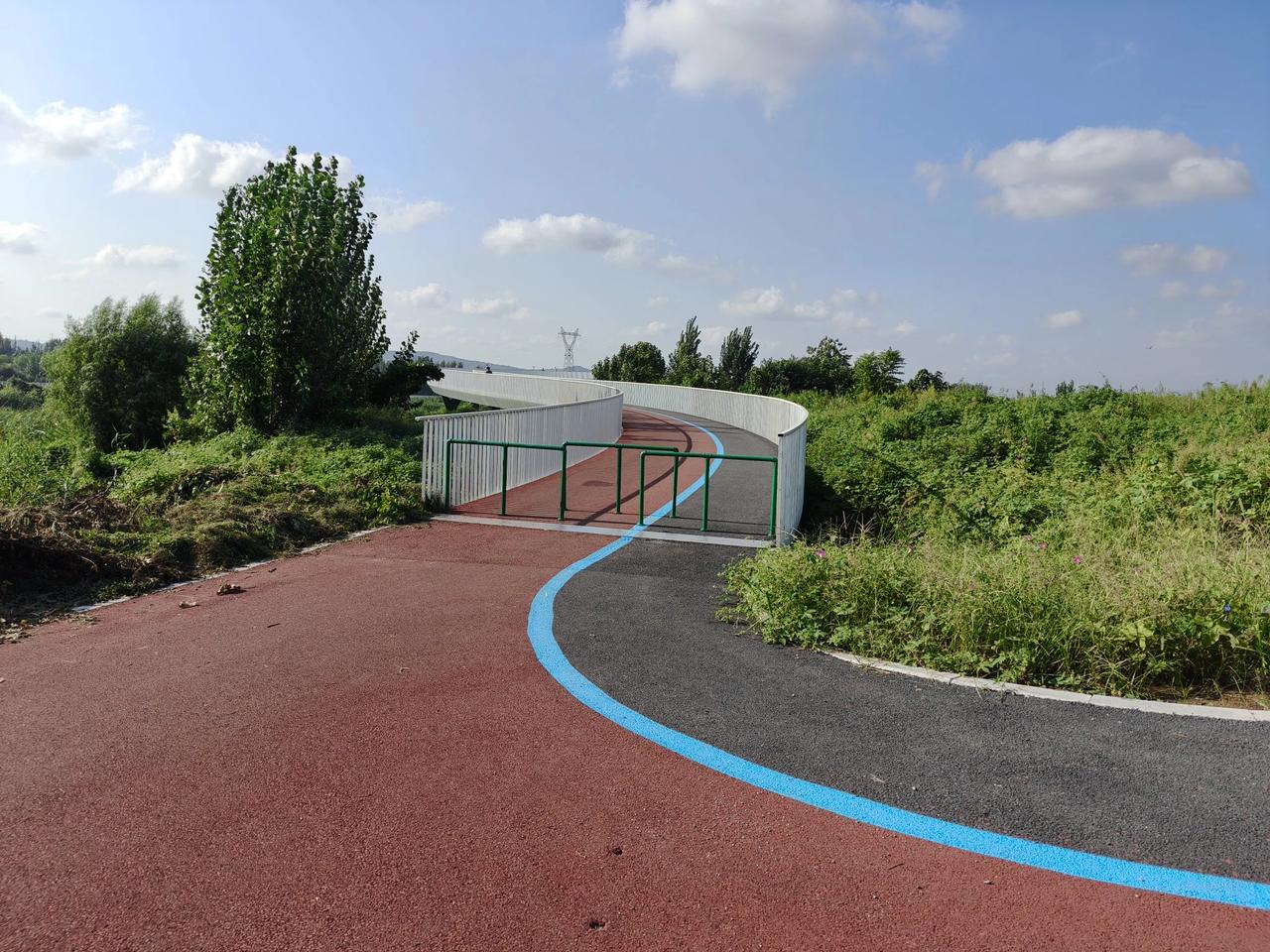 淄川一公园飘桥部分入口已开放！

淄博市淄川区柳泉湿地公园，位于城区南部，依托孝