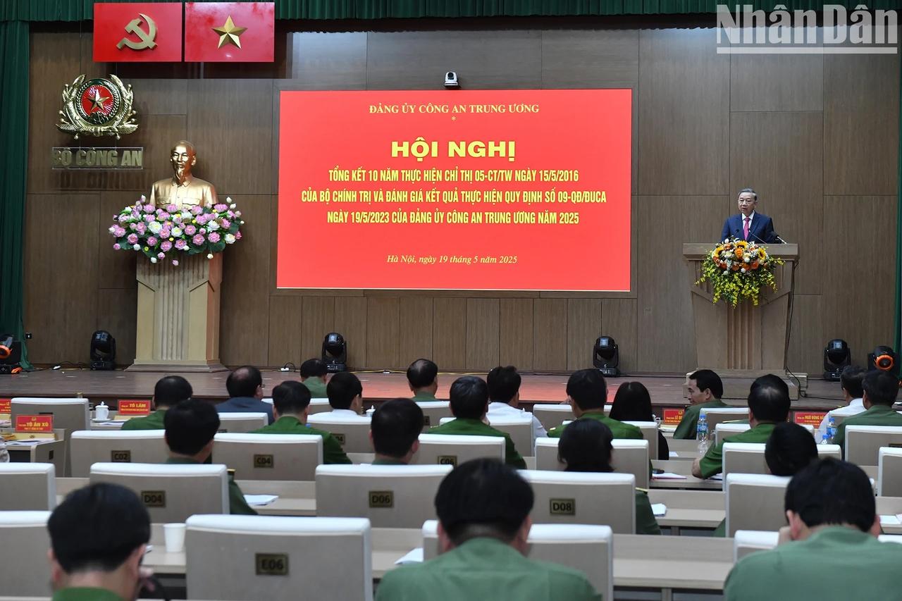 意料之中！苏林出席越南公安部中央党委会议

越南公安部的这个会议，非常重要，一年