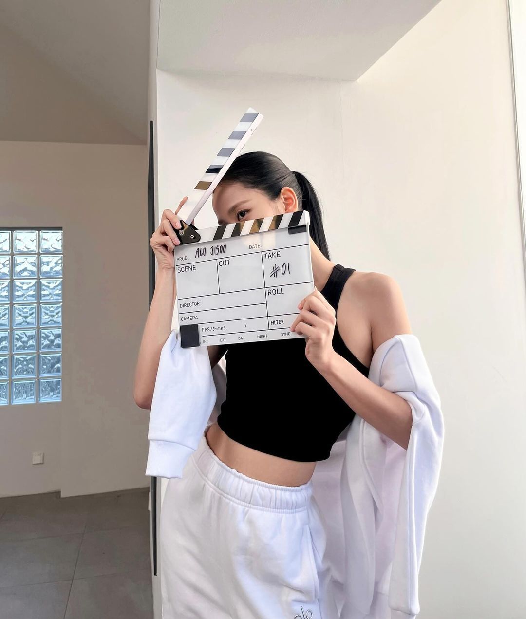 Jisoo ins更新🏃🏻‍♀️🧘🏻‍♀️🤸🏻‍♀️ ​​​