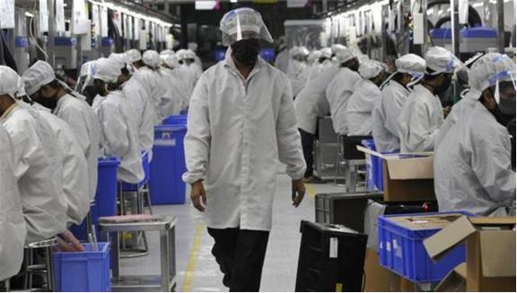 印度最强经济学家拉詹接受美媒采访时曾表示：世界上只有一个中国，印度根本没有能力学