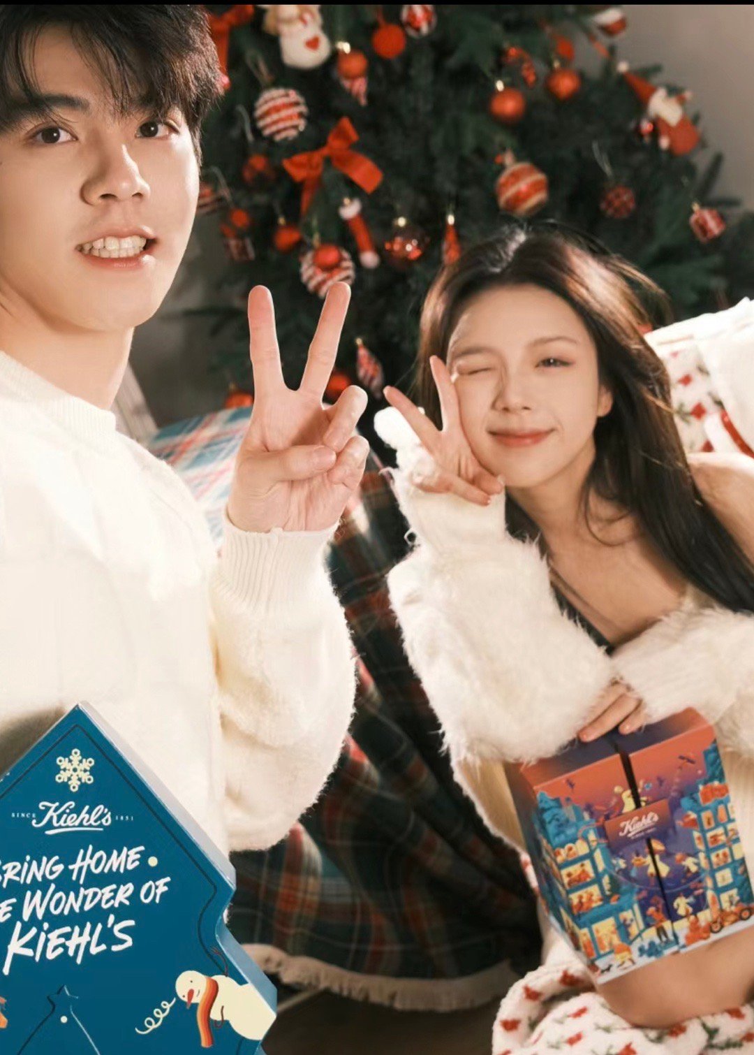 去年下半年还拍的一些广 ps发现去年和粥粥拍的最多哈哈哈哈 珞珞七七情侣也很多好