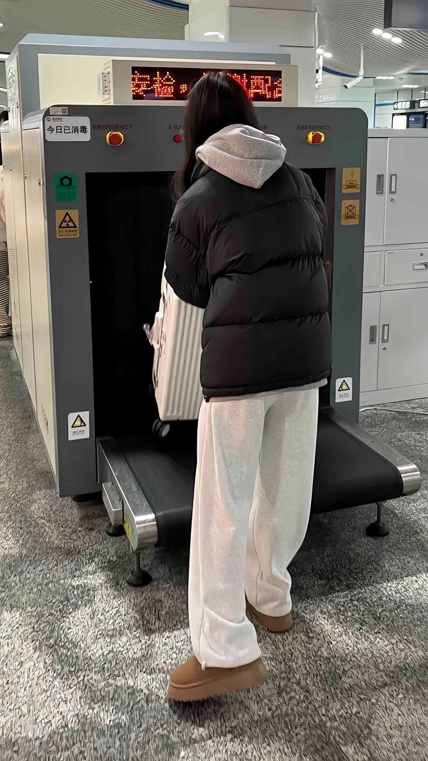 秋冬羽绒服穿搭。