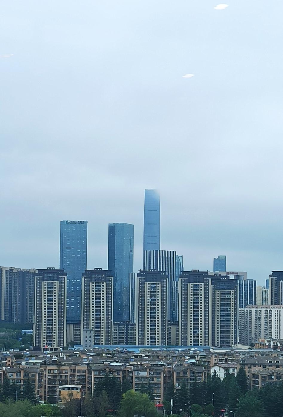 这就是我们贵州的云海，似雲非云，似霧非雾，云雾缭绕，云中有雾，雾上有云。