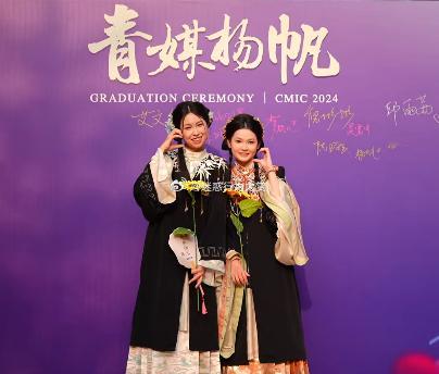 #留学生反向演绎中国公主#就应该让更多人看到我们的传统汉服 ​​​