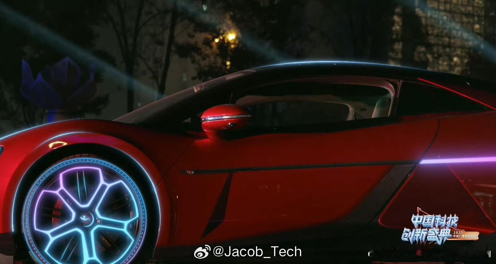 比亚迪又上央视啦！就在元旦期间央视第二届《中国创新科技盛典》的舞台上，比亚迪用一