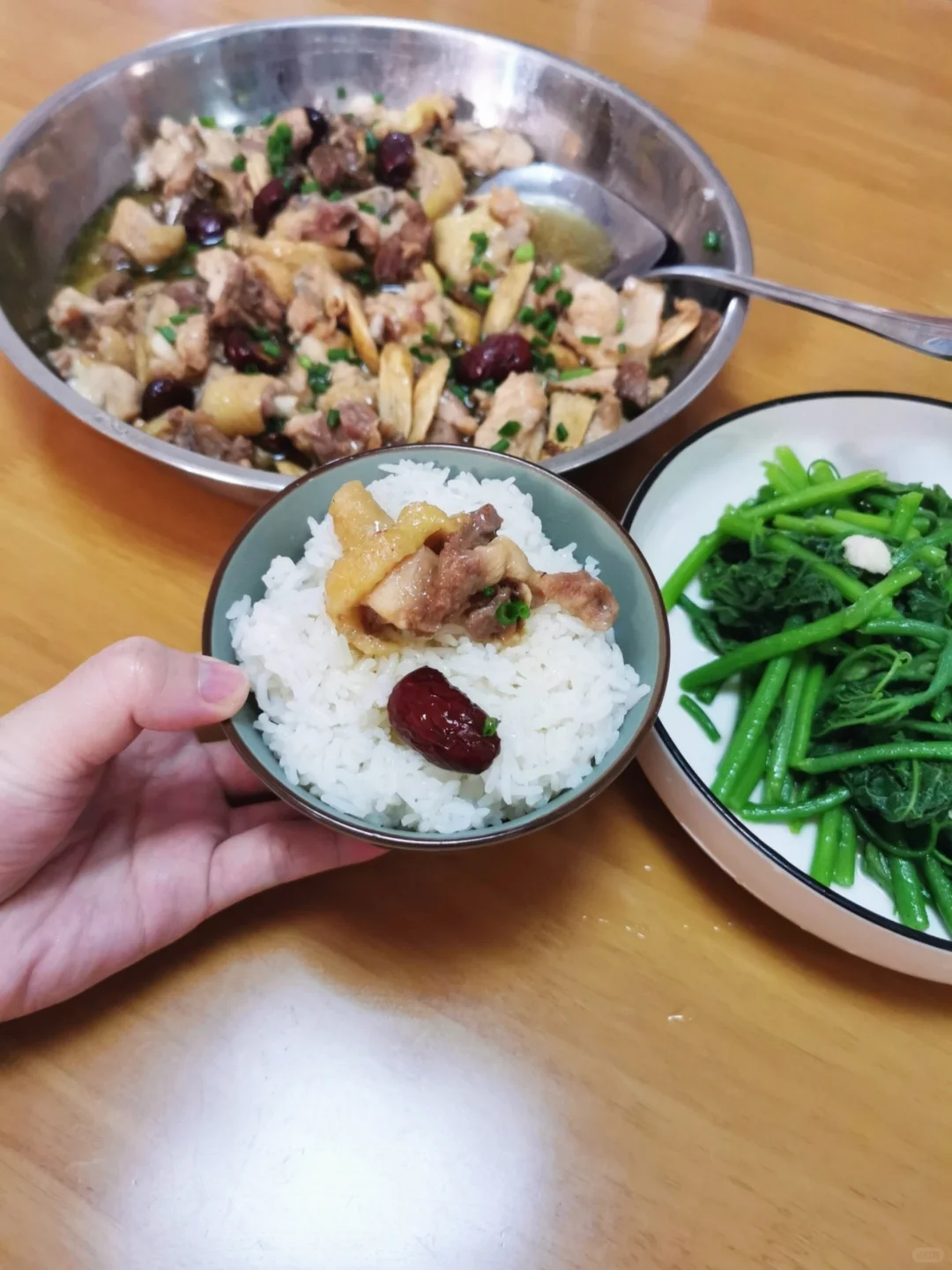 黄芪红枣陈皮蒸土鸡，妈妈的拿手好菜！！