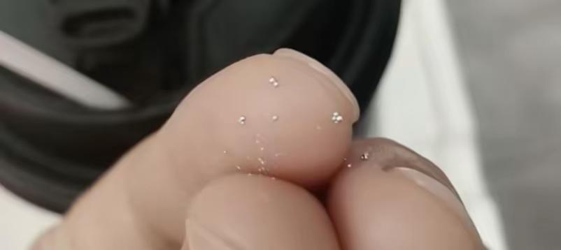 损害商业信誉，严重的涉嫌犯罪呀。官方通报“女子在奶茶中喝出水银”：系购买人投放！