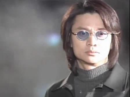 况天佑本就是僵尸始祖级，流浪在外也正常！现实中他更是一个好男人，为病妻息影多年守