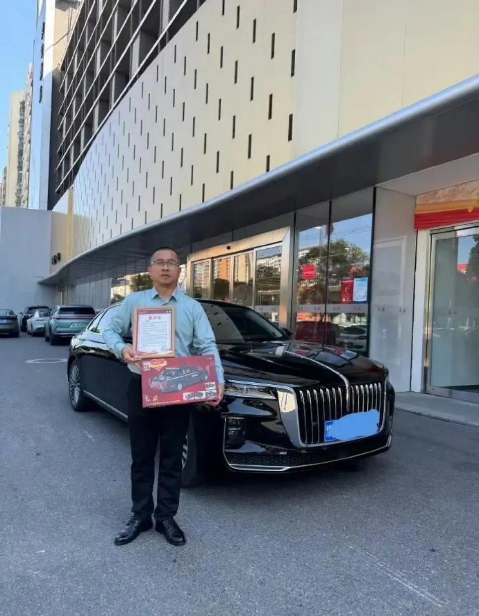 这下好了，
不仅河南知道了，所有人都知道了，
原来9.3阅兵的礼宾车竟然是
借用