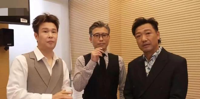 《王牌对王牌》第九季直播揭秘嘉宾沈腾扮演霸道总裁，宋亚轩发色亮眼状态绝佳，金靖爆