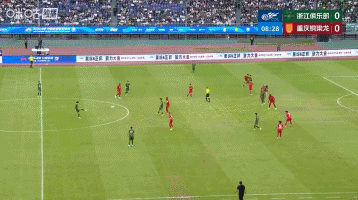 王钰栋无人防守大单刀机会，调整两步推射被姚浩洋扑出 