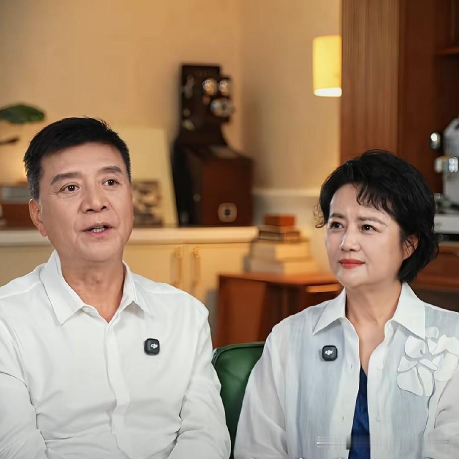 刘之冰和茹萍夫妇堪称娱乐圈中的一股清流。不过近来，他们也频繁参与一些访谈节目，这