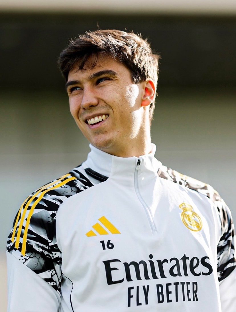 马卡报：多家俱乐部对签下贡萨洛感兴趣。其中包括阿斯顿维拉、法兰克福、利兹联、狼队