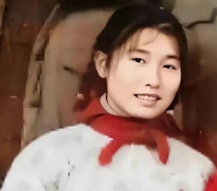 1973年，女知青带丈夫回宁波娘家，丈夫看到岳父的将军照，谁知他竟突然提出：“我