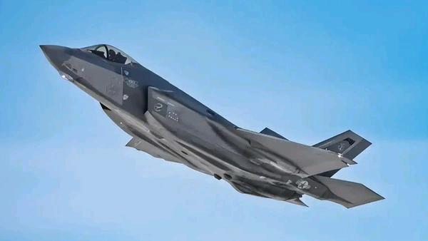 美军F-35战机杀到加勒比海！这是要动真格的了？12月20日，美国对委内瑞拉施压