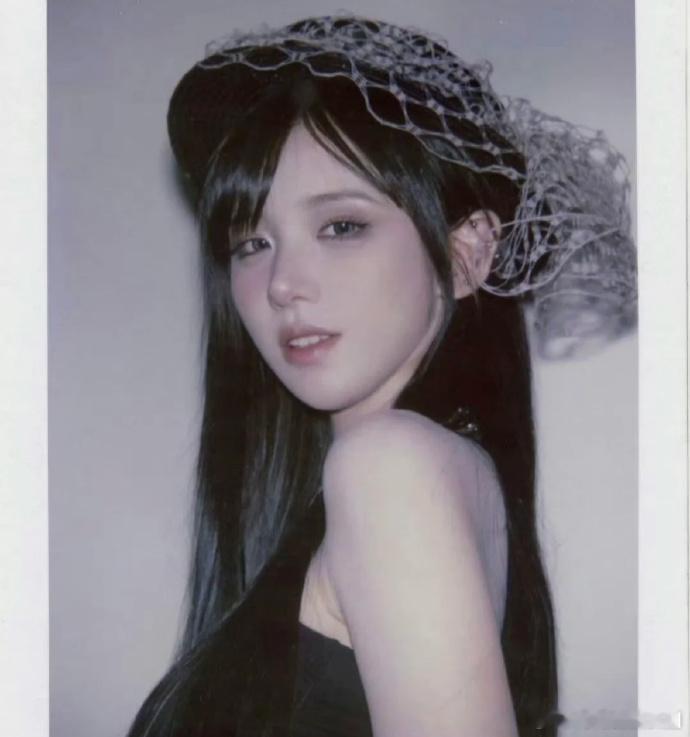 井川里予的撕拉片惊艳众人，美度丝毫不输明星。那独特的魅力在镜头中肆意绽放，每一帧