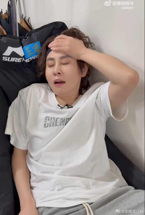 王濛练心愿便利贴练疯了便利店、宅急便、小卖部，王濛这是把生活超市都唱出来了 心愿