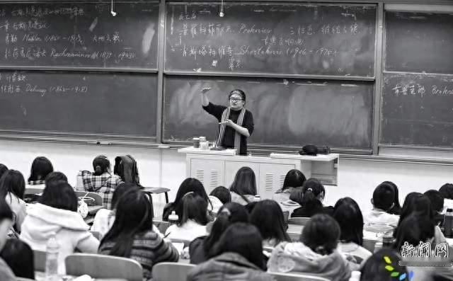知名音乐人刘欢逝世：唱过江湖，也守过讲台