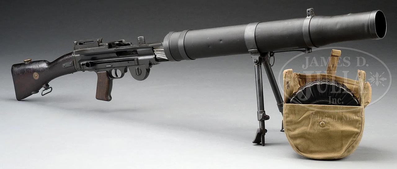 刘易斯 1914 型轻机枪
（古董珍品级）