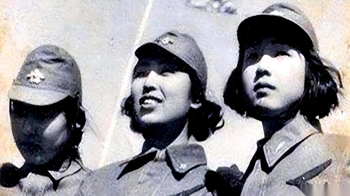 我一直以为，战场上的护士，那都是天使啊。
白衣，红十字，提着药箱在枪林弹雨里穿梭