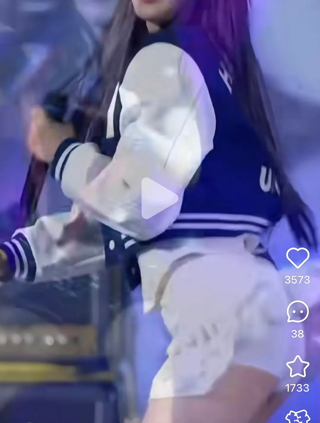 已经被韩国女团震惊到了虽然早就知道女团衣服暴露，但是依然被震惊到了 我又去搜了一